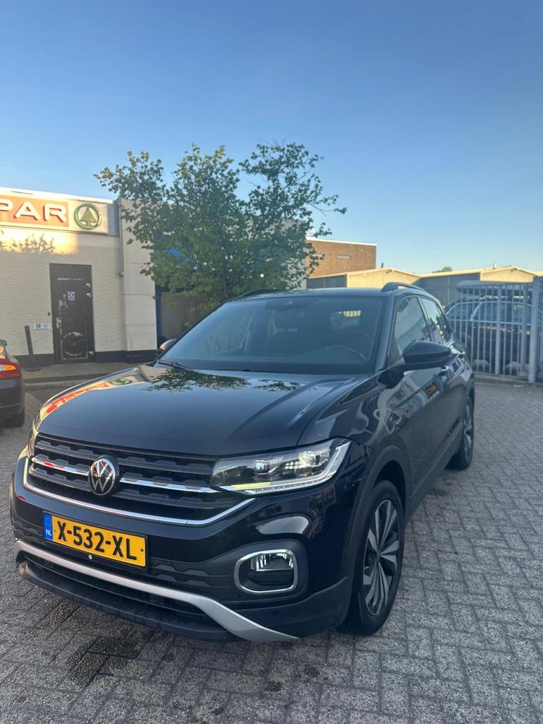 Volkswagen T-Cross 1.0 TSI 110pk 7-DSG 2022 Zwart, Auto's, Volkswagen, T-Cross, Zwart, 19 km/l, Particulier