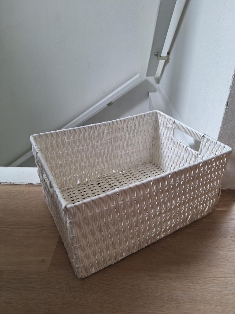 Witte opbergmand - Ideaal voor diverse spullen, Kunststof, Gebruikt, Mand, Ophalen of Verzenden