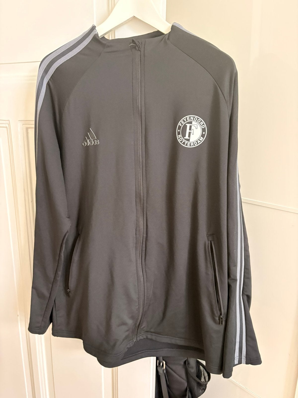 Feyenoord Adidas anthem trainingsjack jas, Blauw, Maat 56/58 (XL), Ophalen of Verzenden, Voetbal