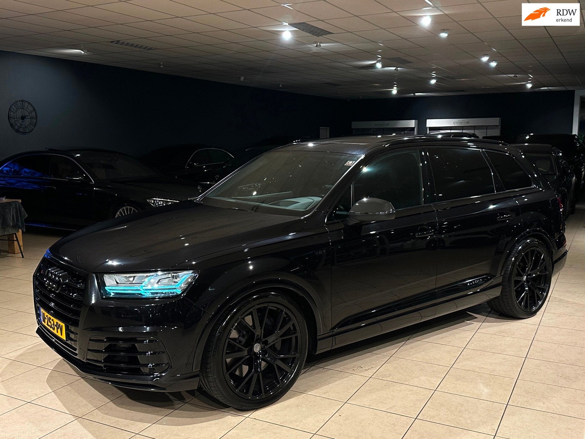 Audi SQ7 4.0 TDI Quattro Pro Line + Panorama/HUD/Black Editi, Auto's, SQ7, 435 pk, Gebruikt, 2245 kg