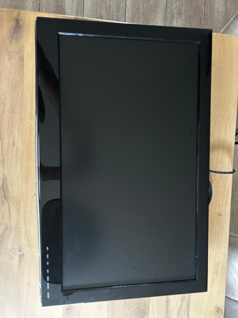 Qmedia LCD TV 26 inch met muurbeugel en afstandsbediening, Audio, Tv en Foto, Televisies, Overige merken, Gebruikt, 50 Hz, Ophalen of Verzenden