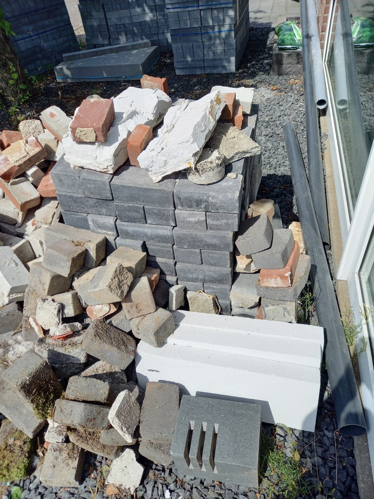 Gratis donker grijze betonklinkers, Ophalen of Verzenden, Bakstenen