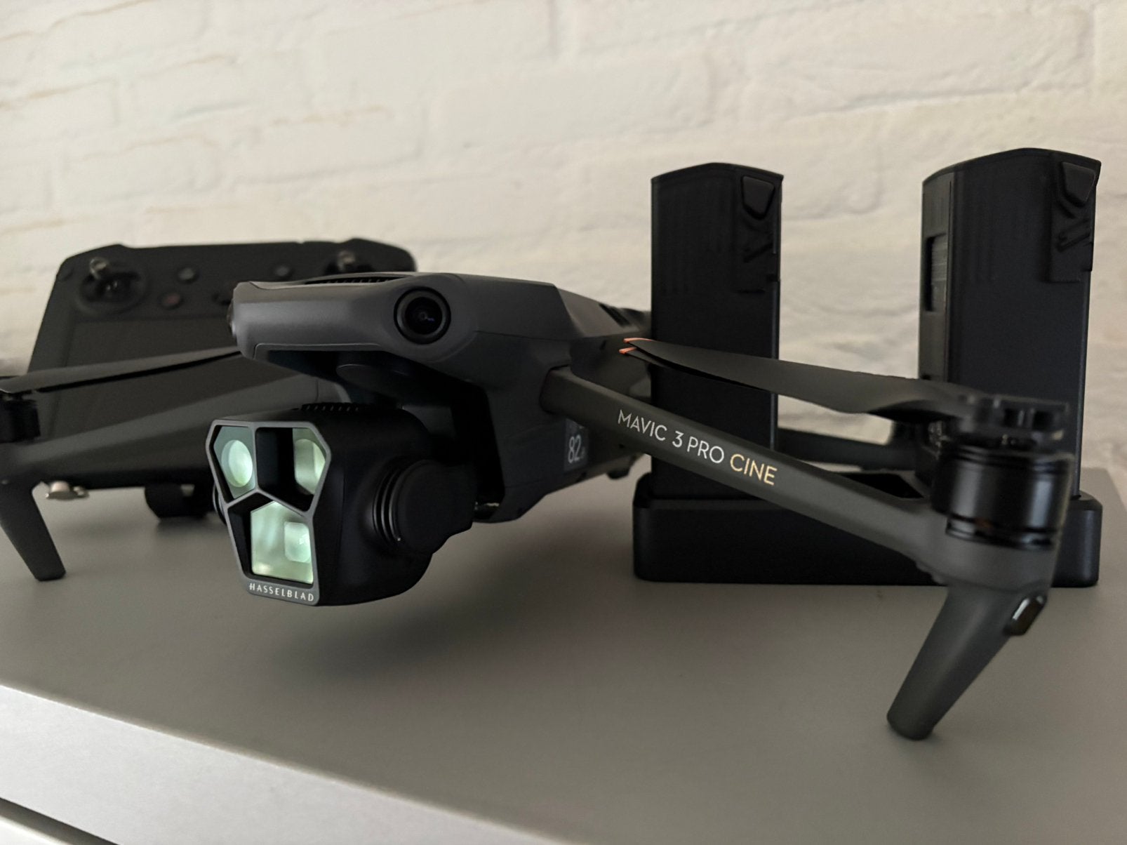 Zgn dji mavic 3 pro cine fly more, Hobby en Vrije tijd, Modelbouw | Radiografisch | Helikopters en Quadcopters, Ophalen of Verzenden