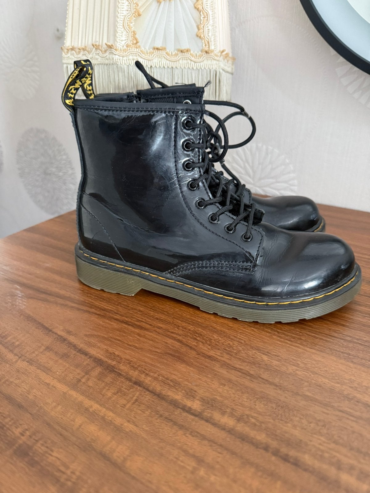 Dr Martens lakleren boots, Zwart, Lage of Enkellaarzen, Ophalen of Verzenden, Zo goed als nieuw