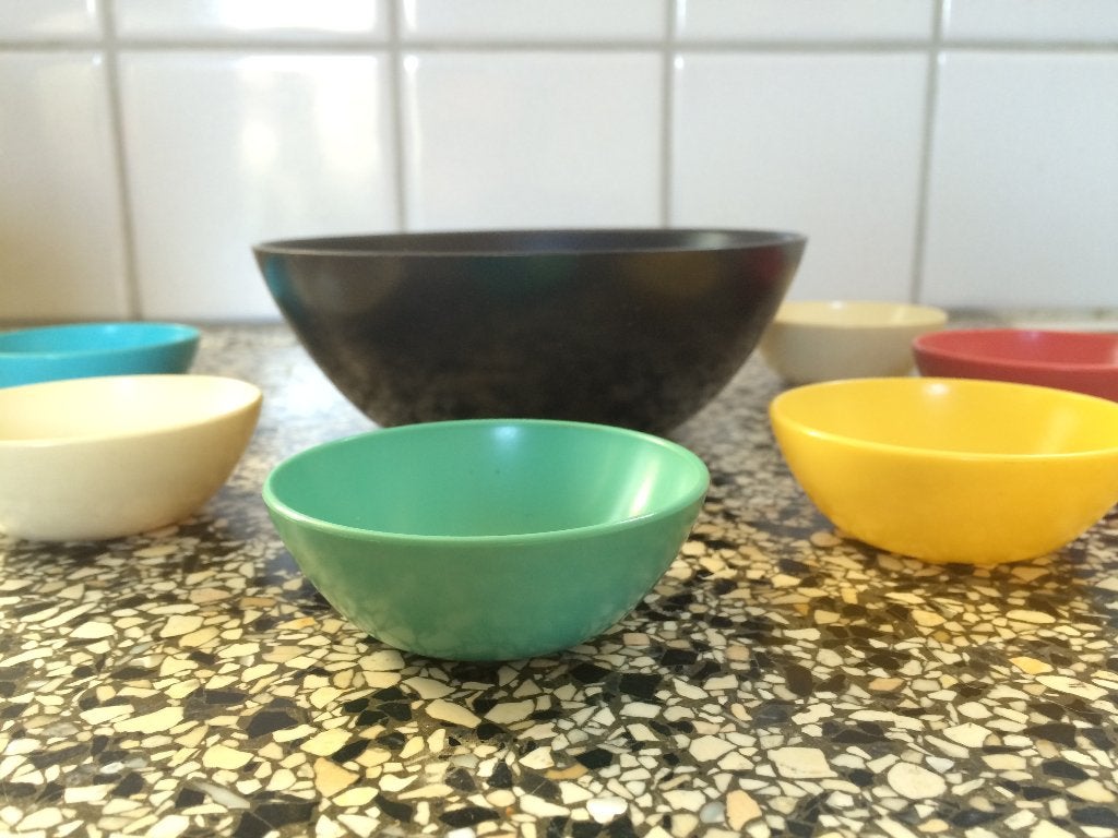 Vintage snackschaaltjes setje pindaschaaltjes 7 delig bakjes, Kunststof, Gebruikt, Vintage, Ophalen of Verzenden