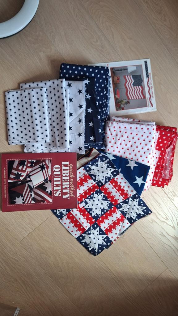 Patchwork stof voor mooie quilt met dit boek erbij, 120 cm of meer, Nieuw, Ophalen of Verzenden, Katoen