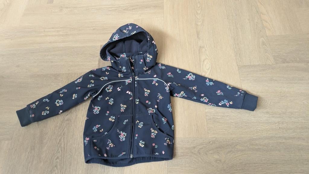 H&M softshell jas maat 110 met afneembare capuchon, Kinderen en Baby's, Gebruikt, Meisje, H&M, Ophalen of Verzenden