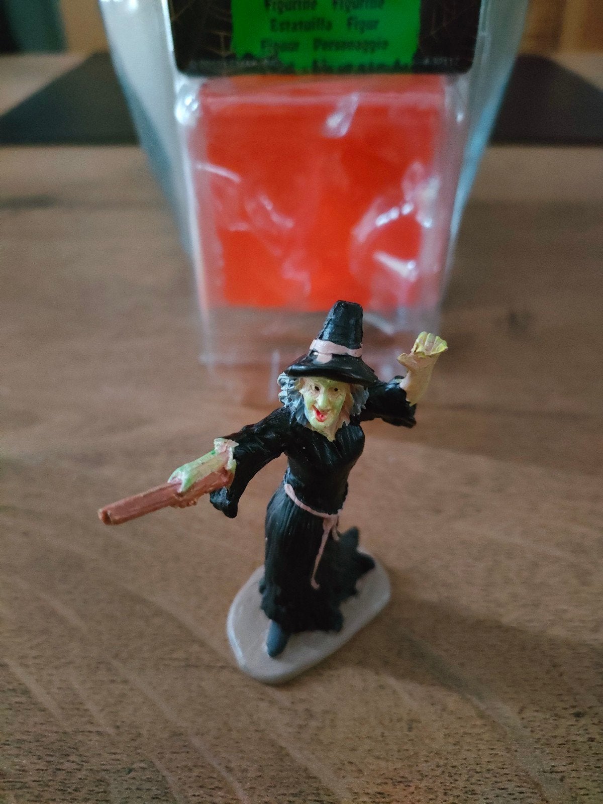 lemax spooky town witch casts spell, Ophalen