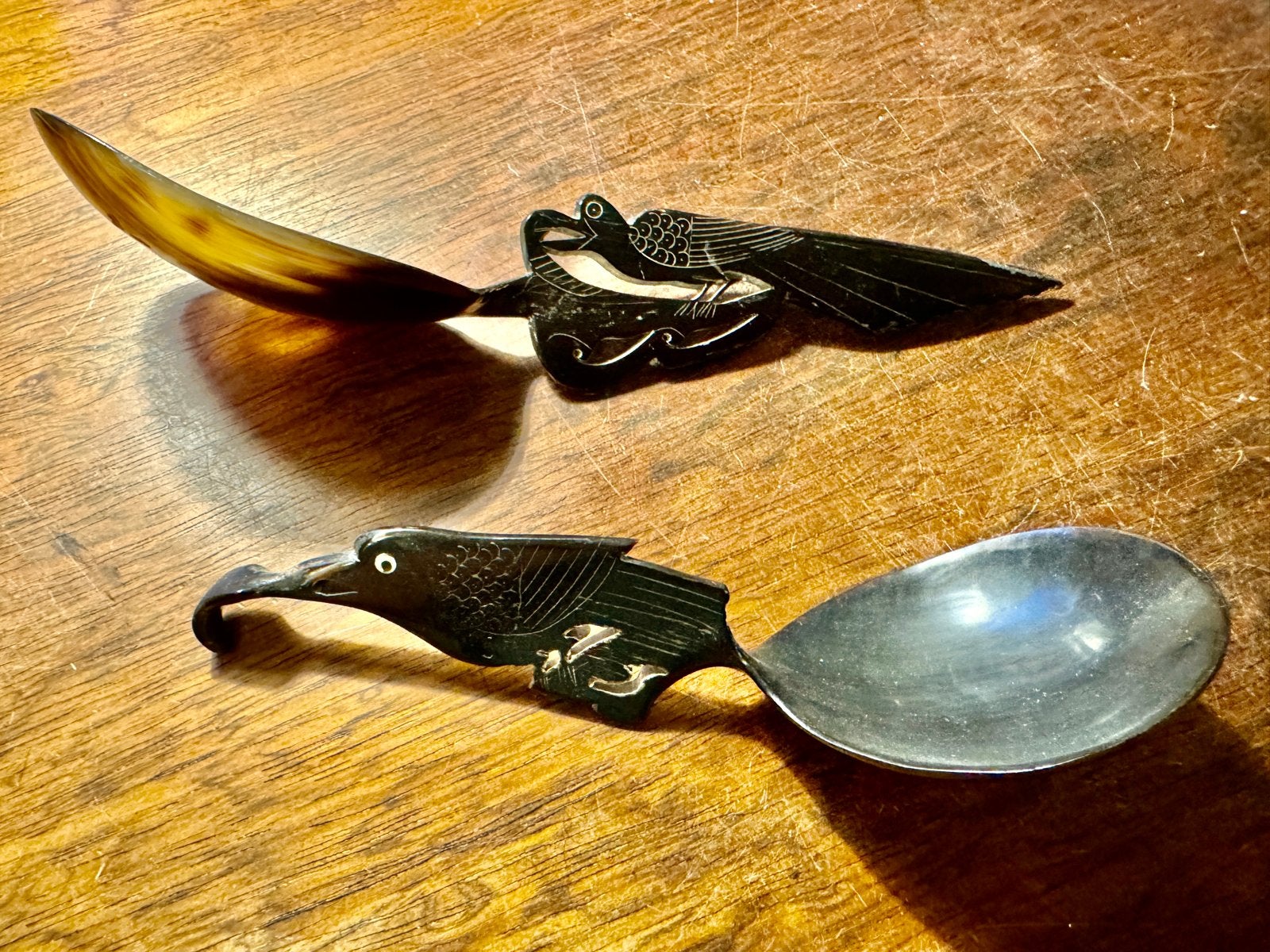 Set van 2 vintage hoorn lepels met vogeldecoratie, Ophalen of Verzenden