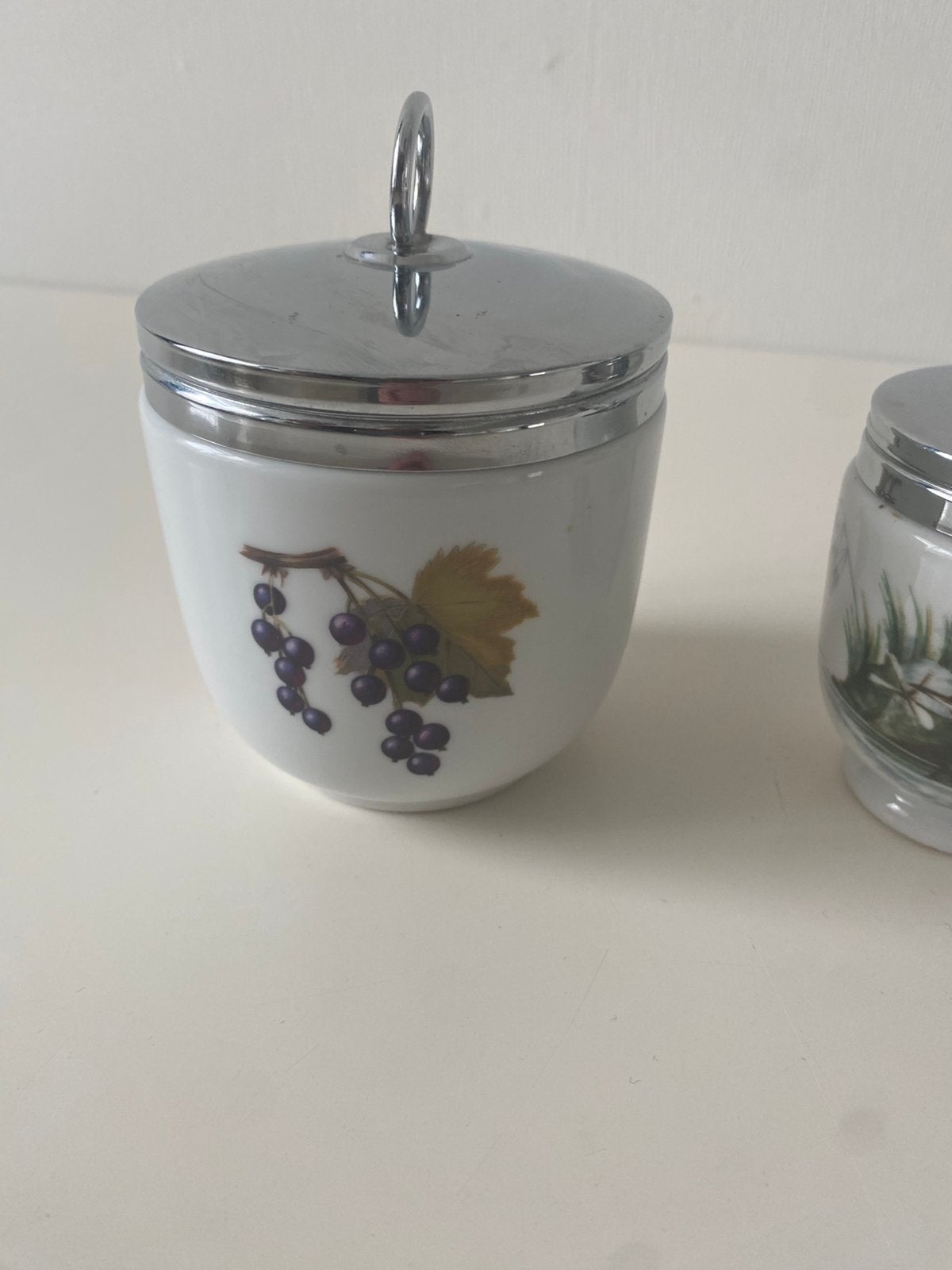 Royal Worcester – eipocheerder, Ophalen of Verzenden, Zo goed als nieuw, Porselein, Overige stijlen