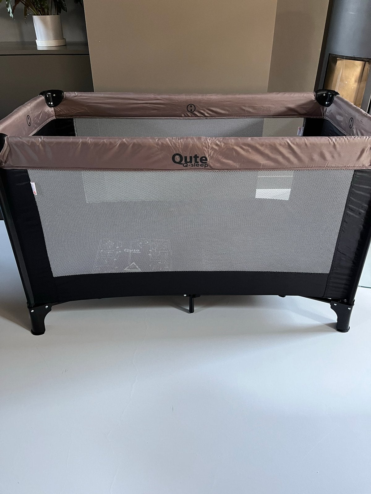 Qute Q-sleep campingbedje met matras en draagtas, Ophalen, Zo goed als nieuw, Minder dan 140 cm, Matras