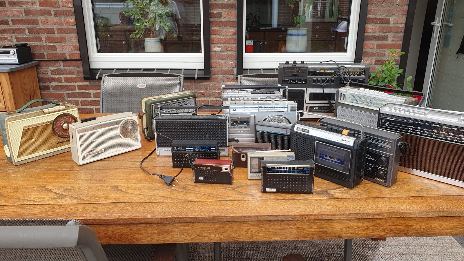 Verzameling transistorradio's, Ophalen