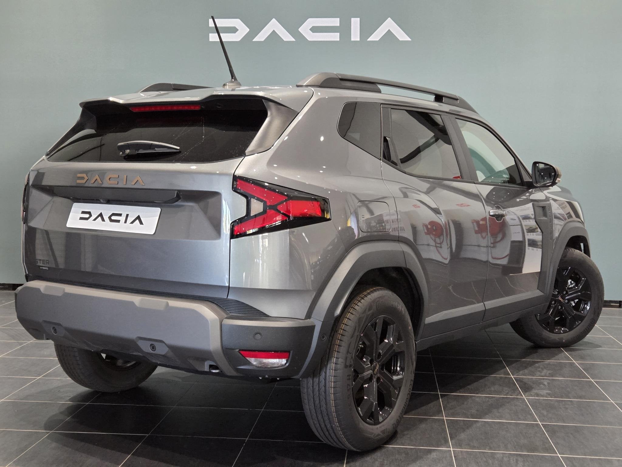 Dacia Duster 1.8 hybrid 155 extreme | 500 EURO VOORRAADVOORD, Auto's, 1380 kg, 1789 cc, Duster, Verwarmde buitenspiegels