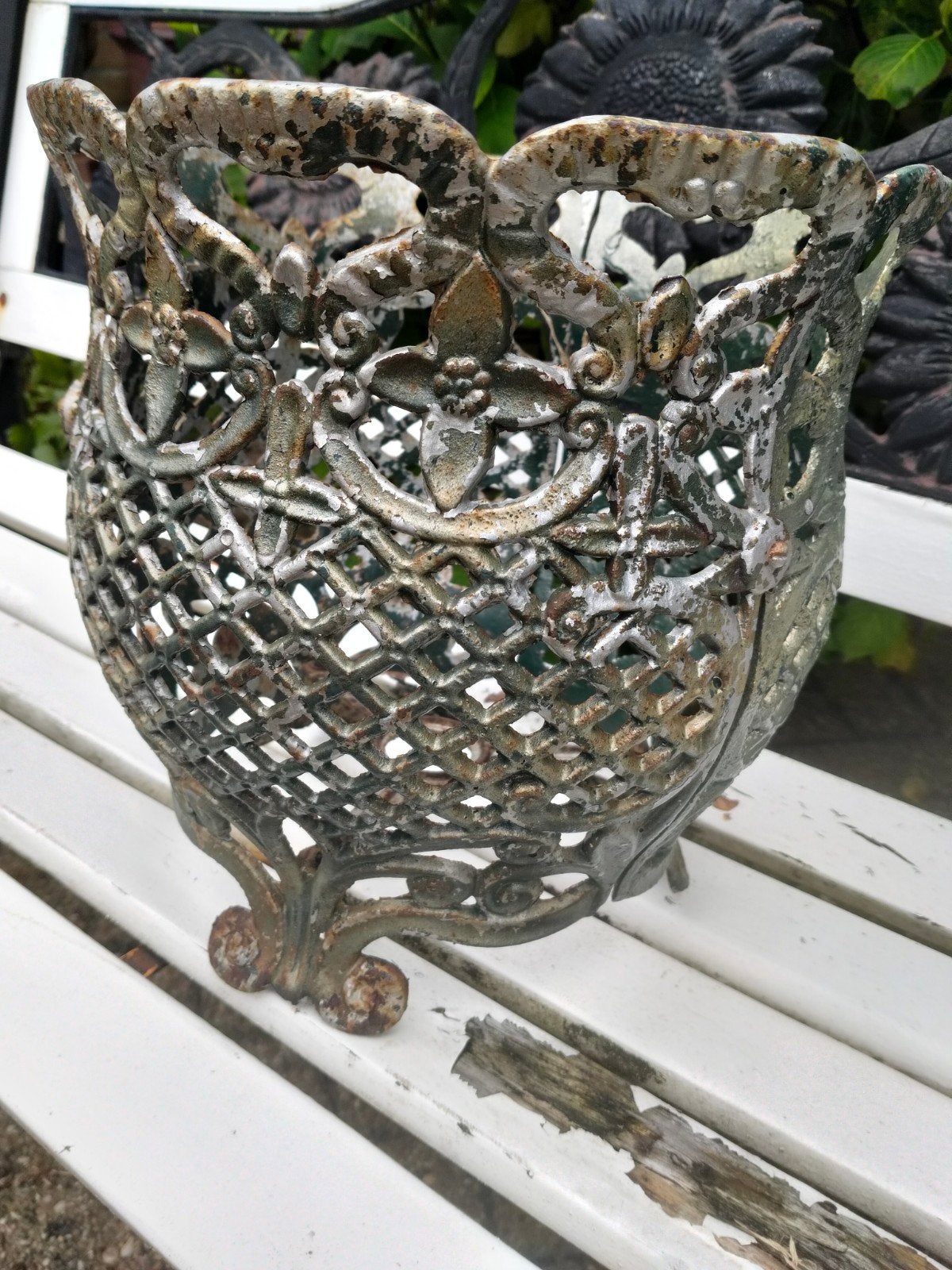 Antieke bloempot Art Nouveau, Ophalen, Gebruikt, Rond, Metaal