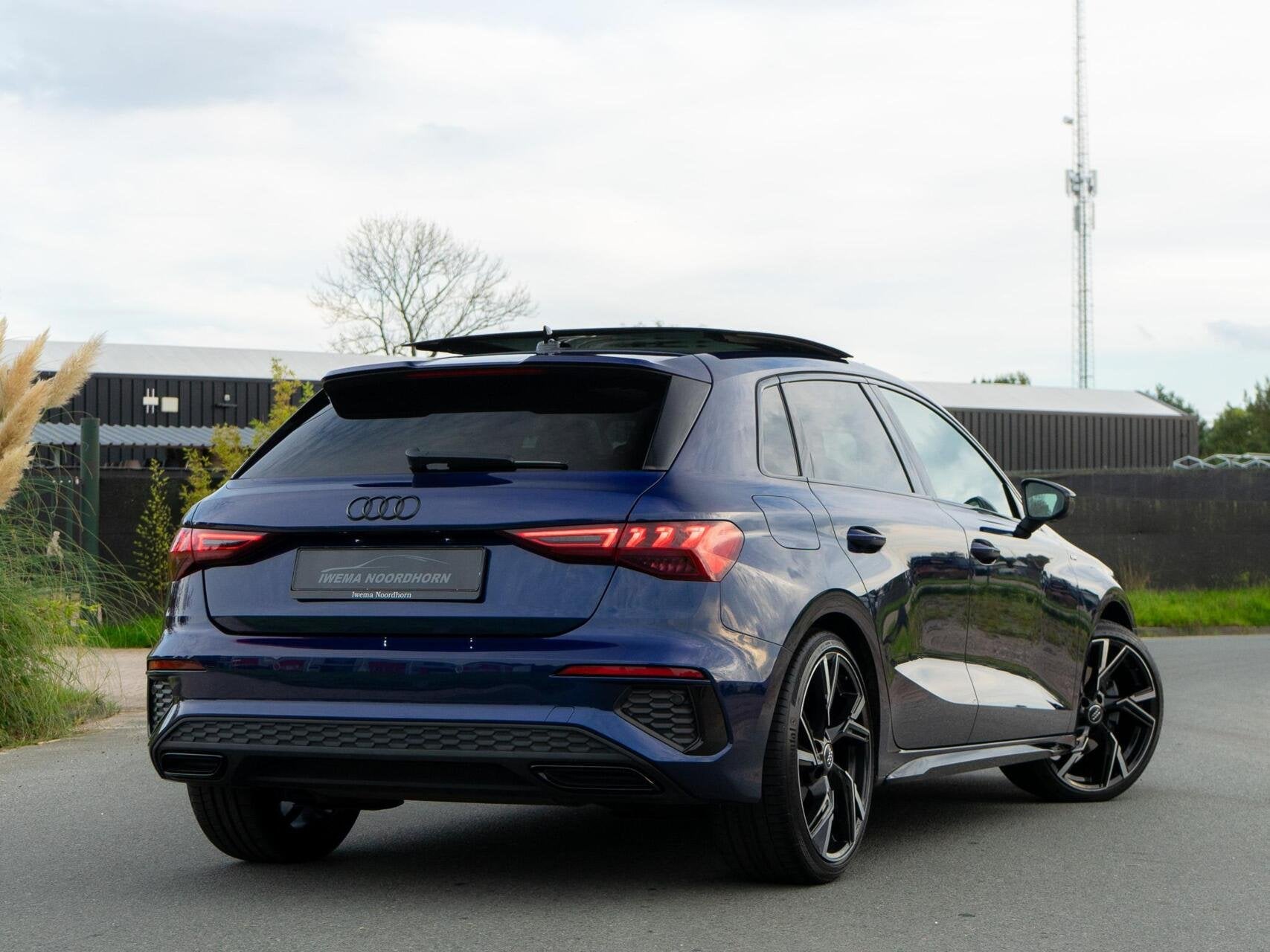Audi A3 Sportback 35 TFSI Pro S-Line Panoramadak|LED|Sportst, Auto's, 4 cilinders, 150 pk, Blauw, Bedrijf