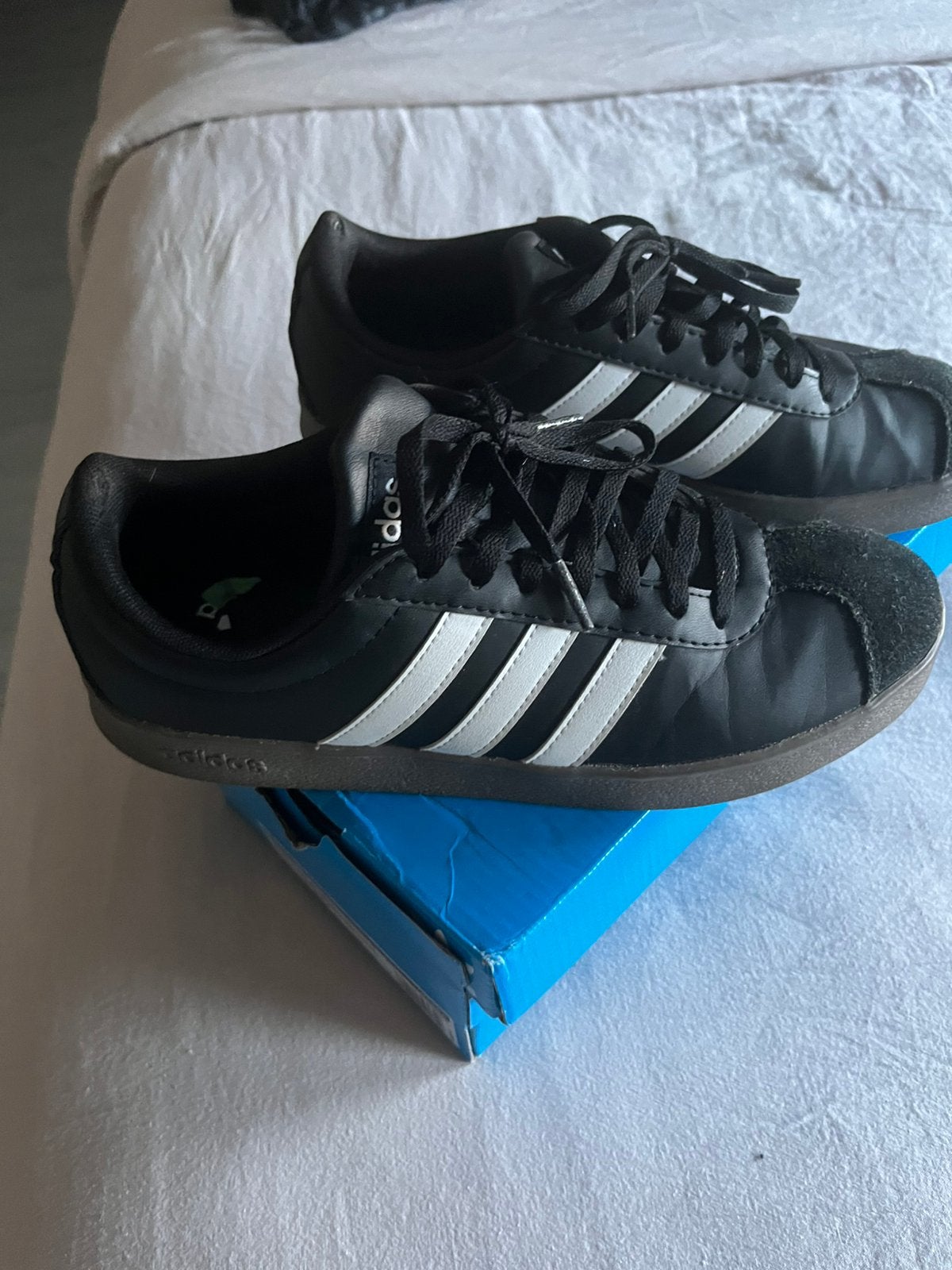 Sneakers en sandalen, Zwart, Zo goed als nieuw, Sandalen of Muiltjes, Ophalen of Verzenden