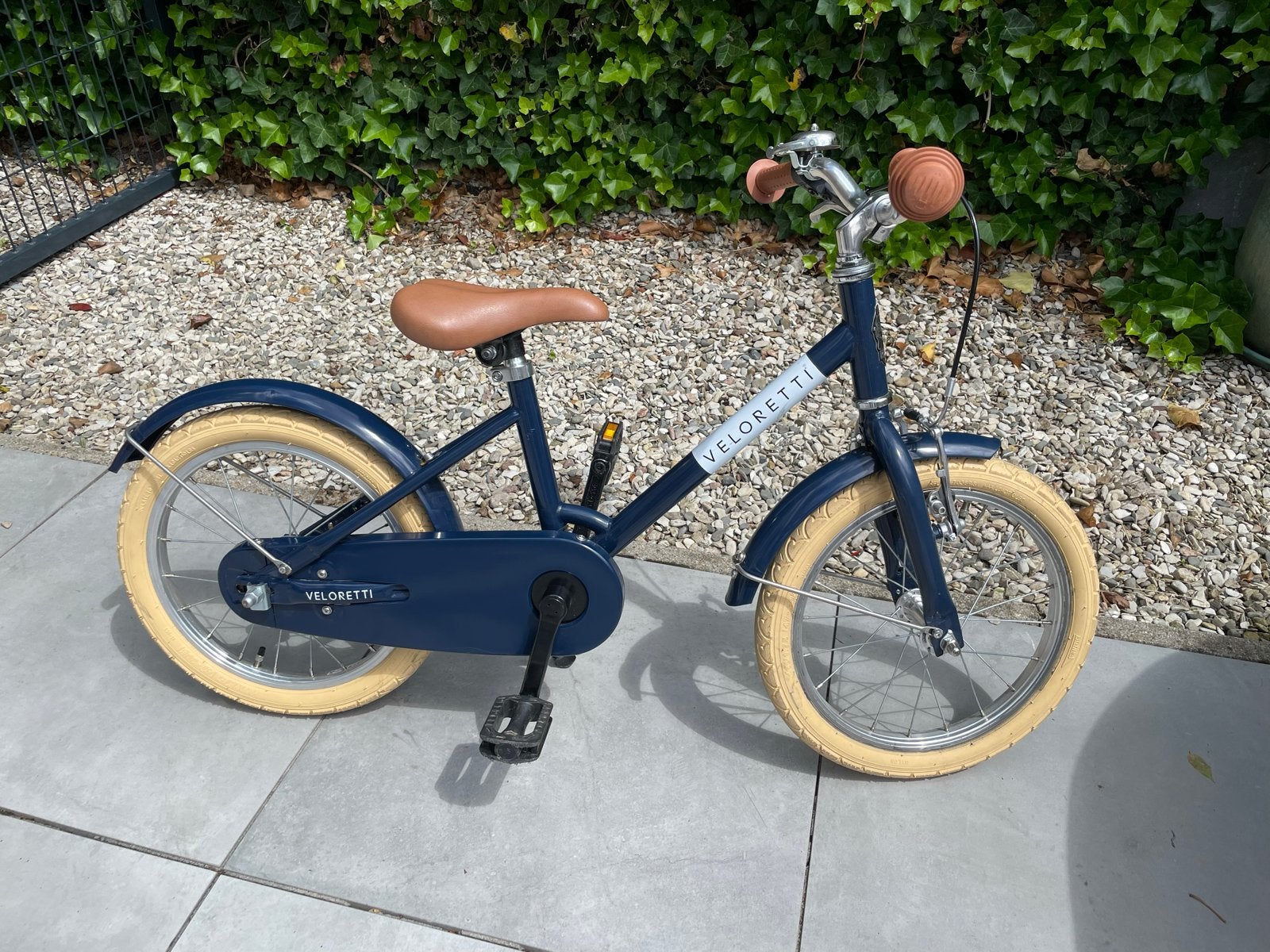 Veloretti kinderfiets 16 inch - Zo goed als nieuw, Zijwieltjes, 16 tot 20 inch, Velgrem, Ophalen of Verzenden