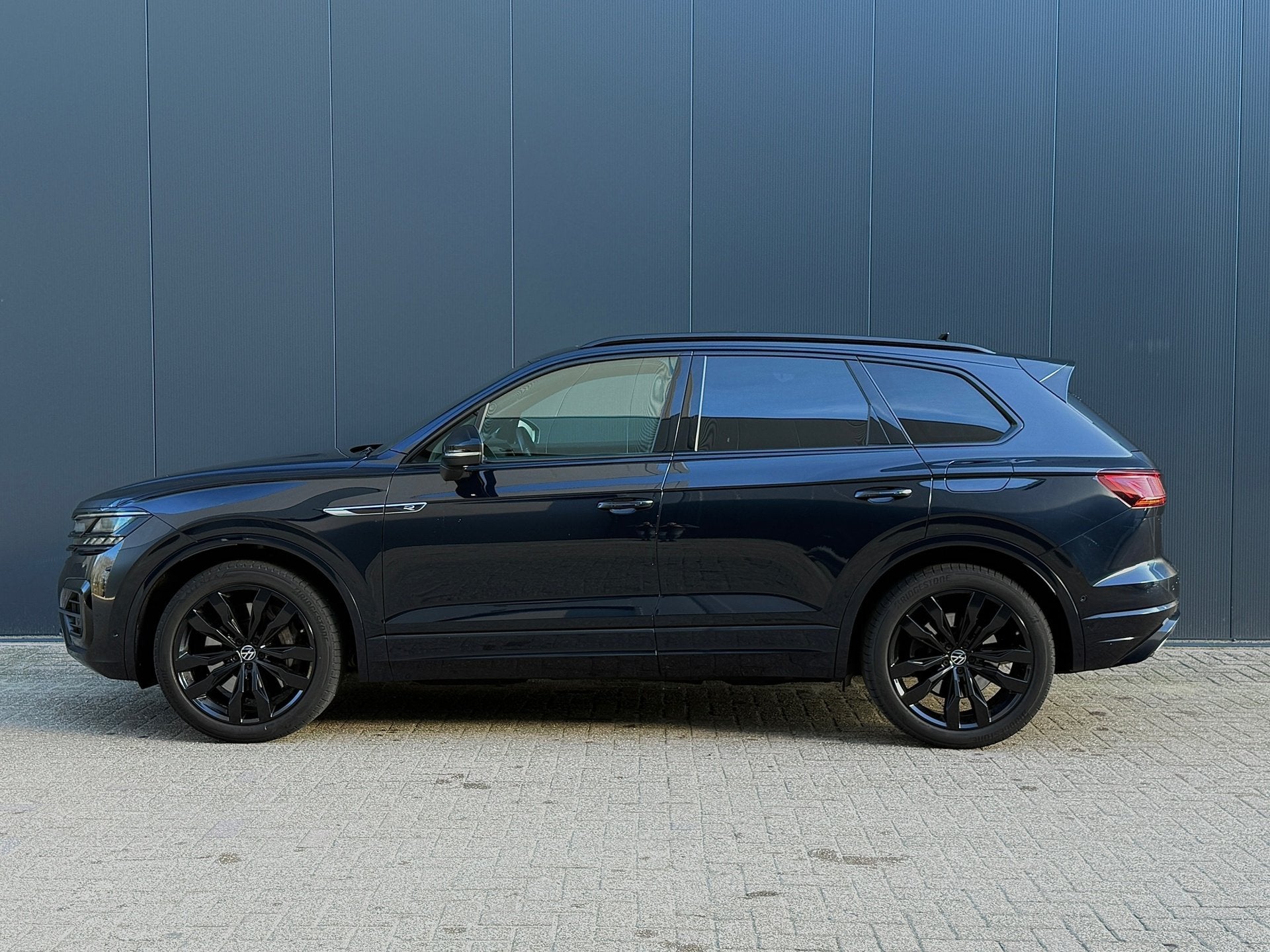 Volkswagen Touareg 3.0 TSi eHybrid, 462PK, 4MOTION, R-Line,, Auto's, Automaat, Gebruikt, Zwart, 2995 cc