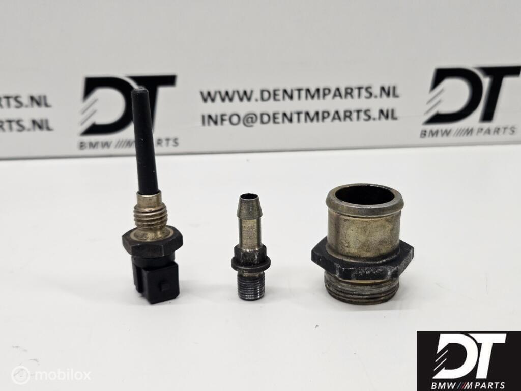 Inlaatspruitstuk fittingen sensor BMW E36 M3 S50 11121307249, Gebruikt, Ophalen of Verzenden