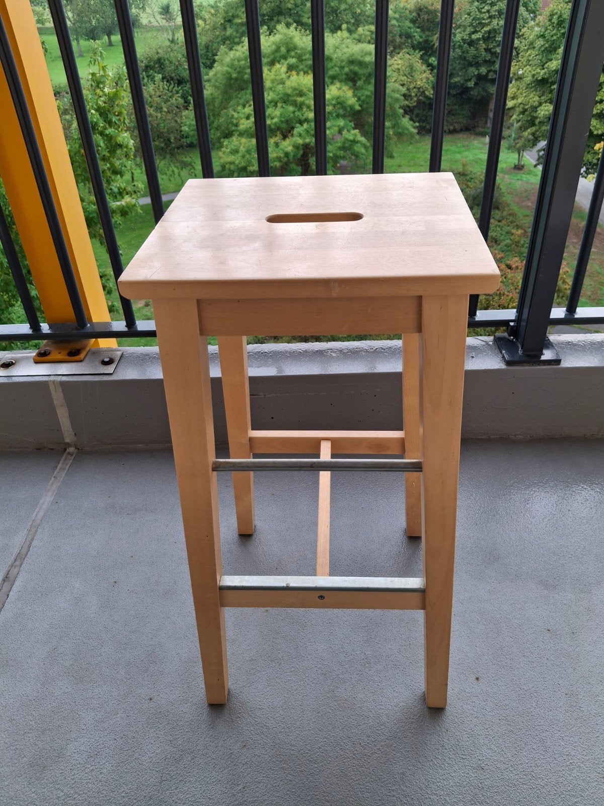 Hoge stevige kruk 74cm, Ophalen, Gebruikt, Met voetsteun, 60 tot 90 cm