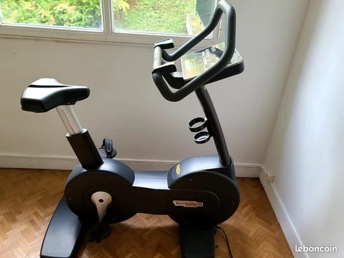 Technogym bike forma (levering mogelijk), Sport en Fitness, Ophalen, Zo goed als nieuw, Hometrainer
