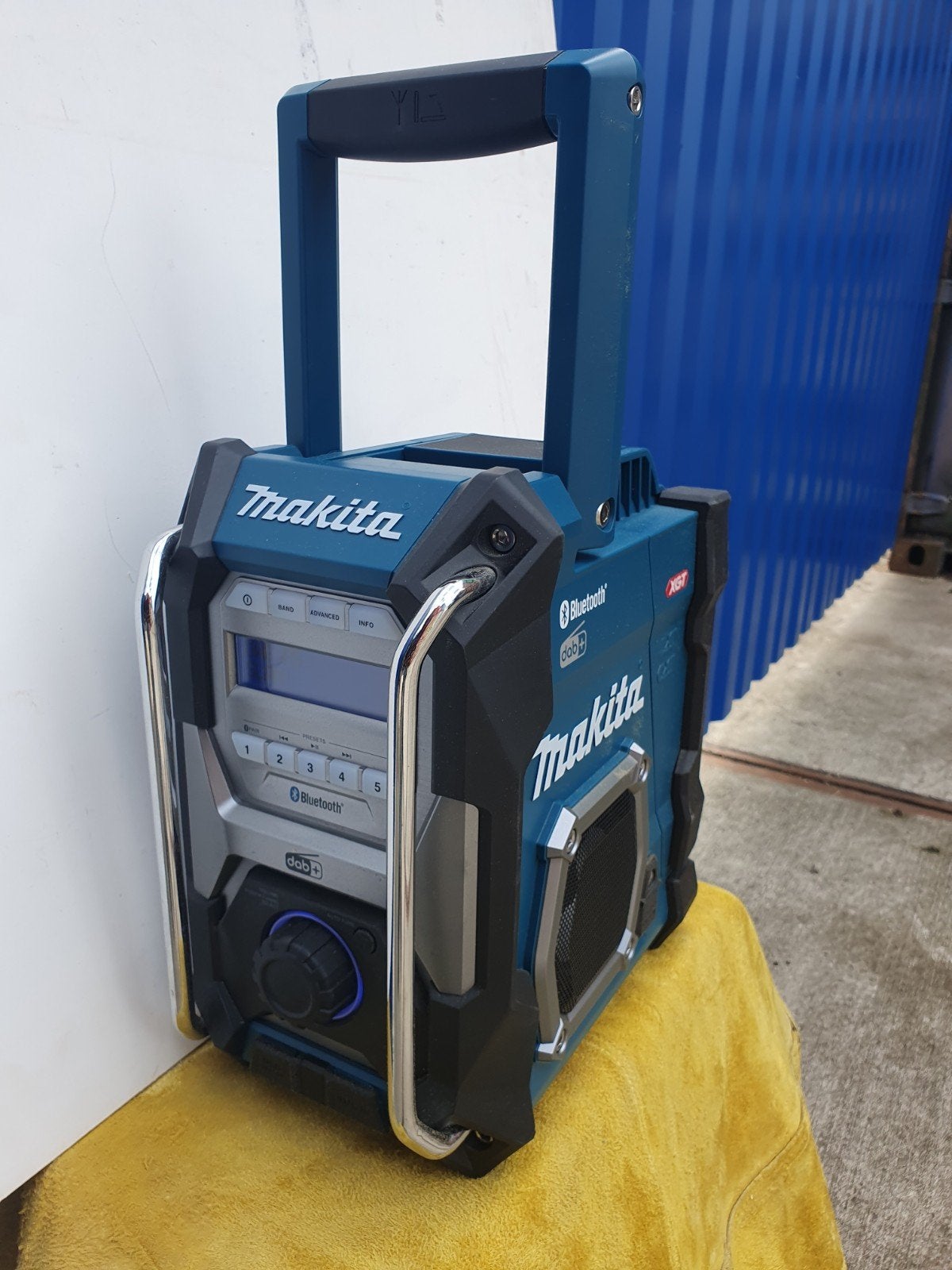 Makita MR004G Bouwradio met Bluetooth en DAB+, Ophalen of Verzenden, Zo goed als nieuw, Bouwradio