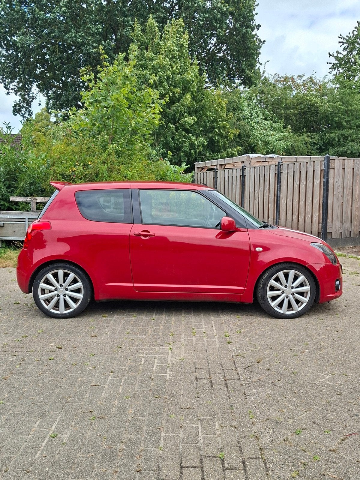 Suzuki Swift 1.6 3D Sport 2008 Rood, Voorwielaandrijving, 1005 kg, 125 pk, 40 €/maand