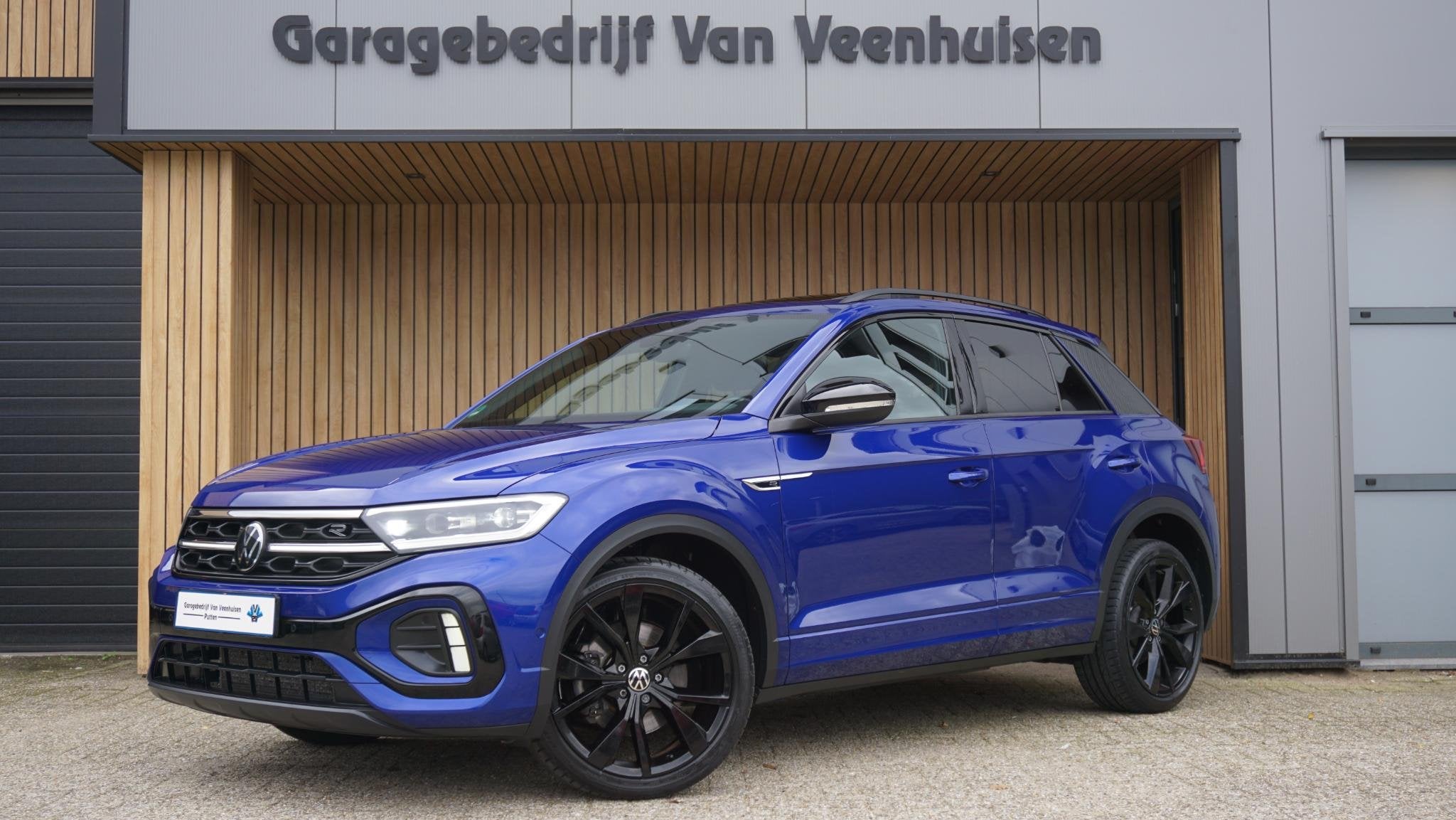 Volkswagen T-Roc 1.5 TSI 150pk DSG 2x R-Line & Black Style P, 4 cilinders, 150 pk, Blauw, SUV of Terreinwagen