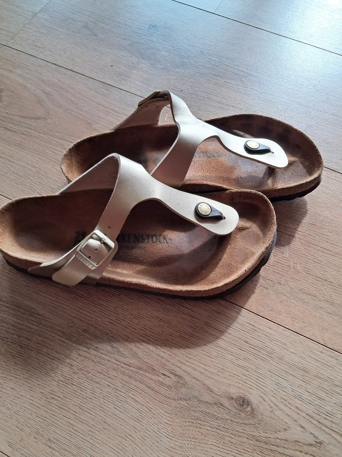 Birkenstock Gizeh teenslippers goudkleurig maat 39, Slippers, Overige kleuren, Ophalen of Verzenden, Gedragen