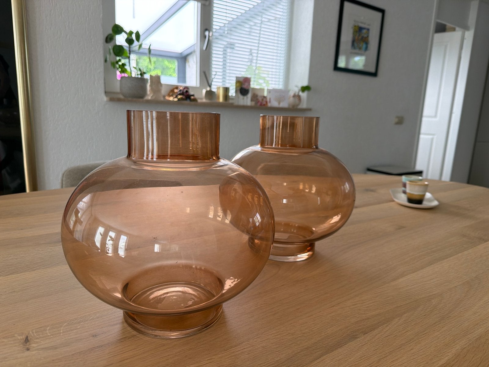 2 decoratieve vazen in beige / zalm / licht koraal kleur, Ophalen