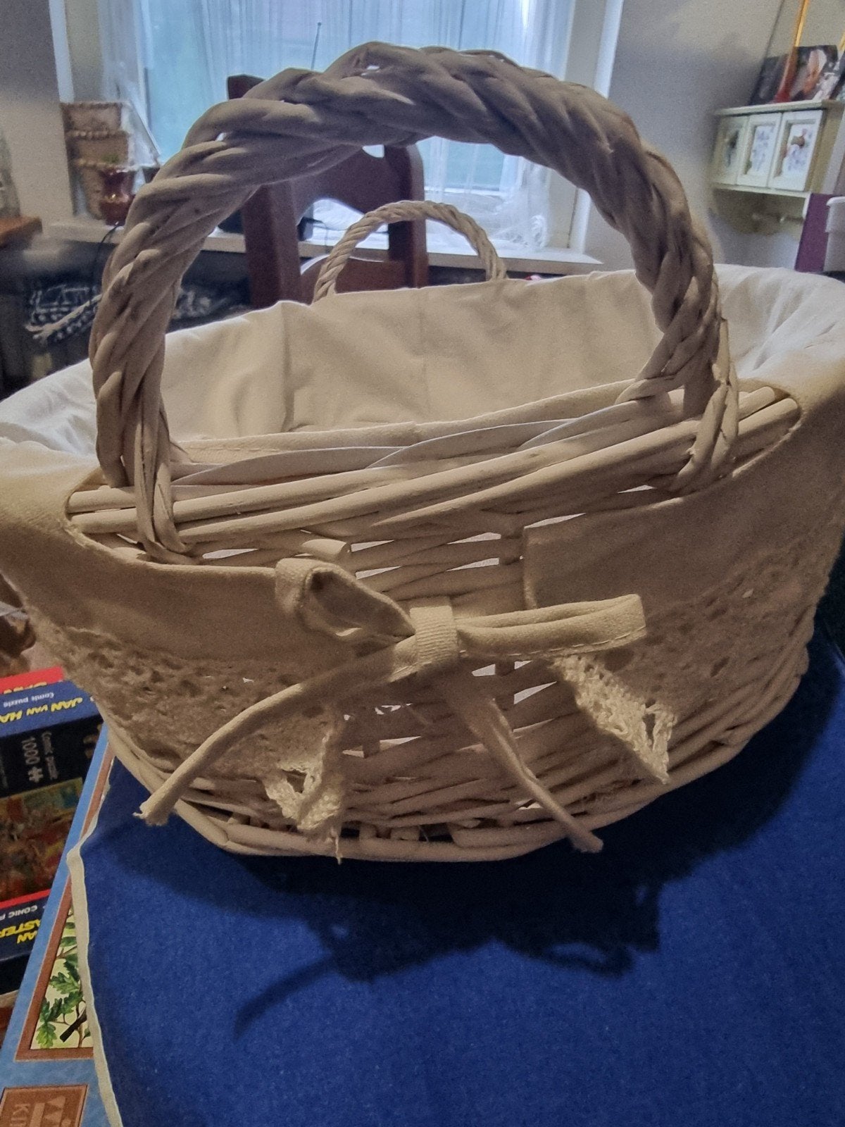 Vintage rieten mand met 2 hengsels, wit, 45x13x36 cm, Gebruikt, Mand, Ophalen of Verzenden, Met hengsel