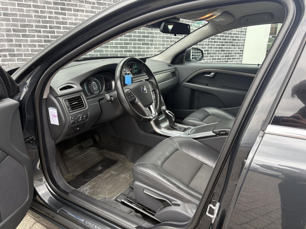 Volvo V70 2.0 T4 Classic Edition | Automaat | Trekhaak | Ada, Auto's, Volvo, Gebruikt, Euro 6, Leder en Stof, V70