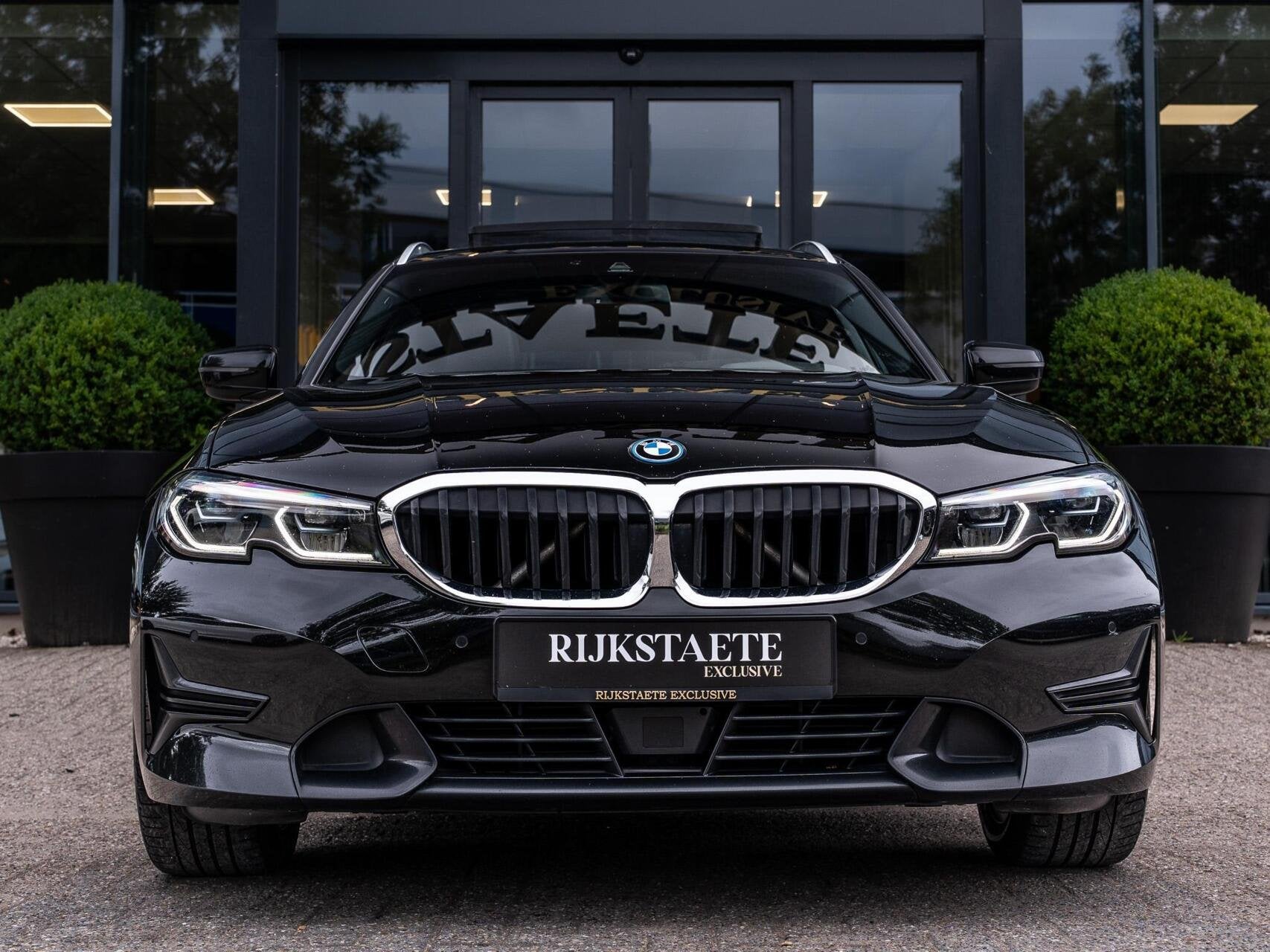 BMW 3-serie Touring 320e xDrive|PANO|SFEER|CAMERA|ACC|17'', Auto's, 1998 cc, Gebruikt, 4 cilinders, Zwart