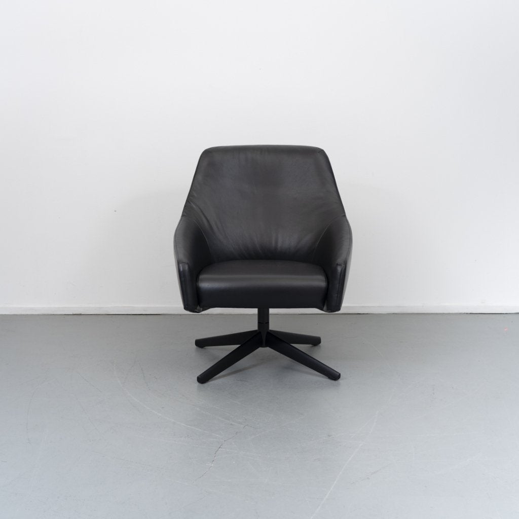 Montis Puk Low draai fauteuil zwart leder, Huis en Inrichting, Fauteuils, Niet ingevuld, Zo goed als nieuw, Niet ingevuld, Niet ingevuld