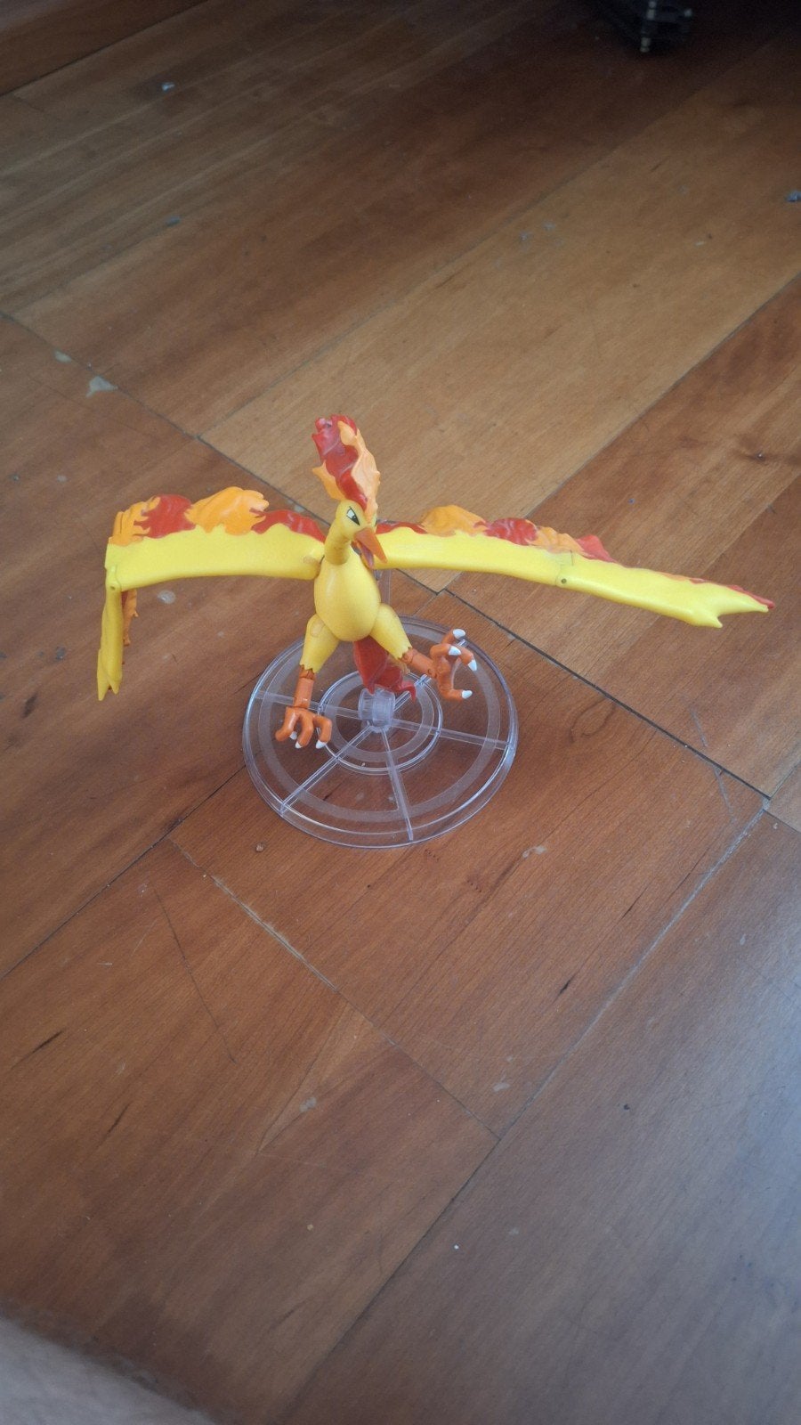 Een leuke pokemon figuur moltres, Ophalen