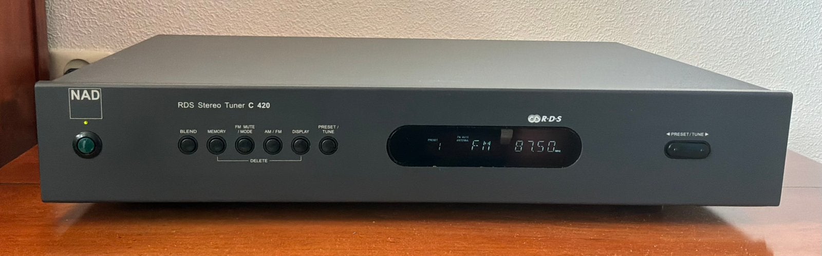 NAD C 420 RDS Stereo Tuner (Hifi Radio), Ophalen, Zo goed als nieuw