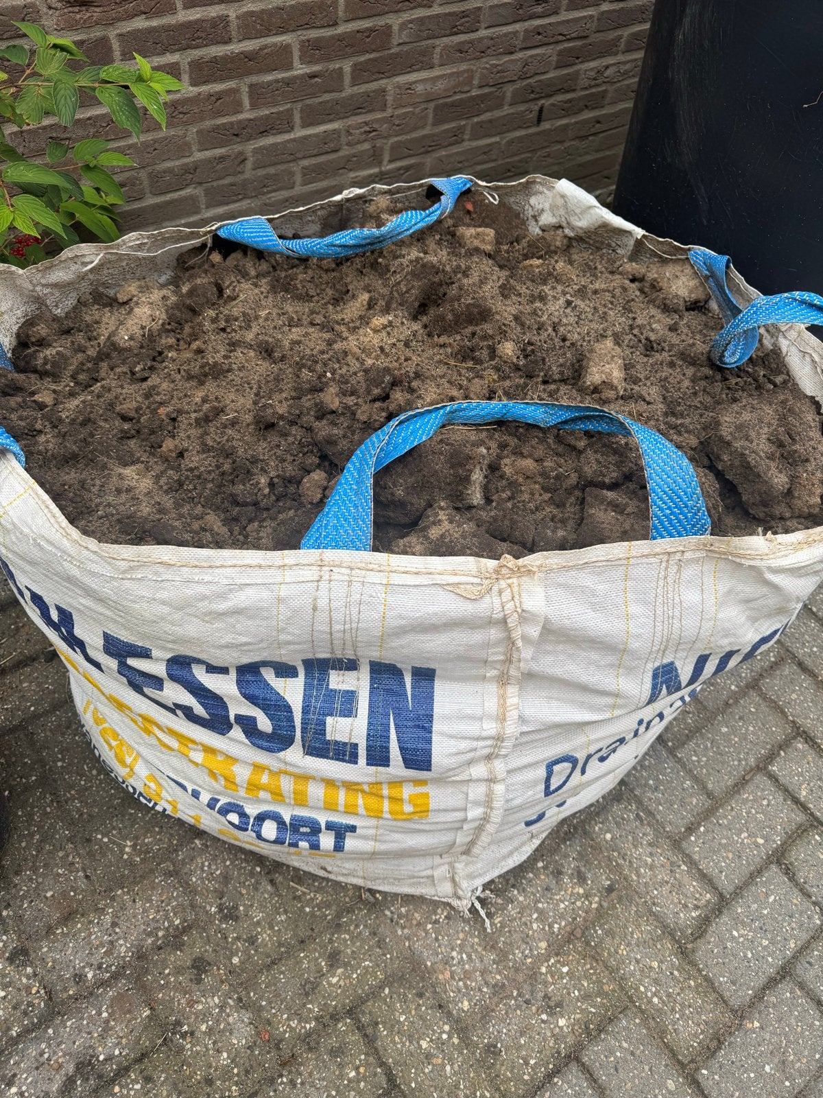 Zwarte grond gratis, Ophalen, Nieuw