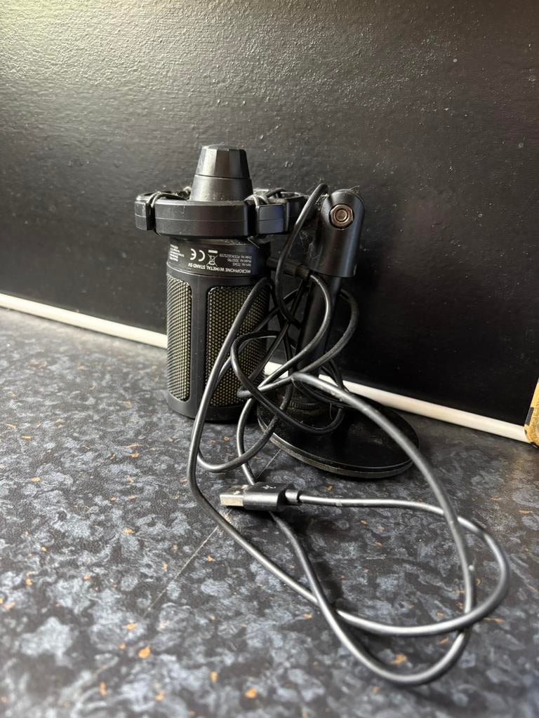 microphone model 3010795 , podcast microfoon , piratenzender, Ophalen, Zo goed als nieuw