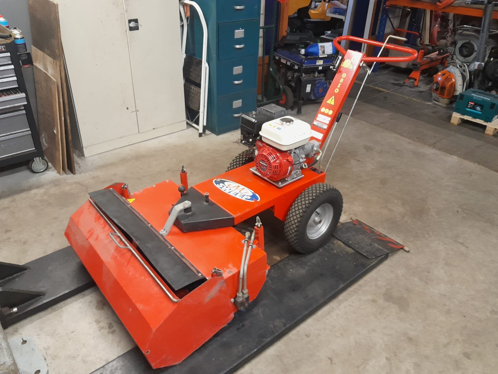 Opvangbak M- Sweep 850 veegmachine, Tuin en Terras, Veegmachines, Ophalen, Gebruikt