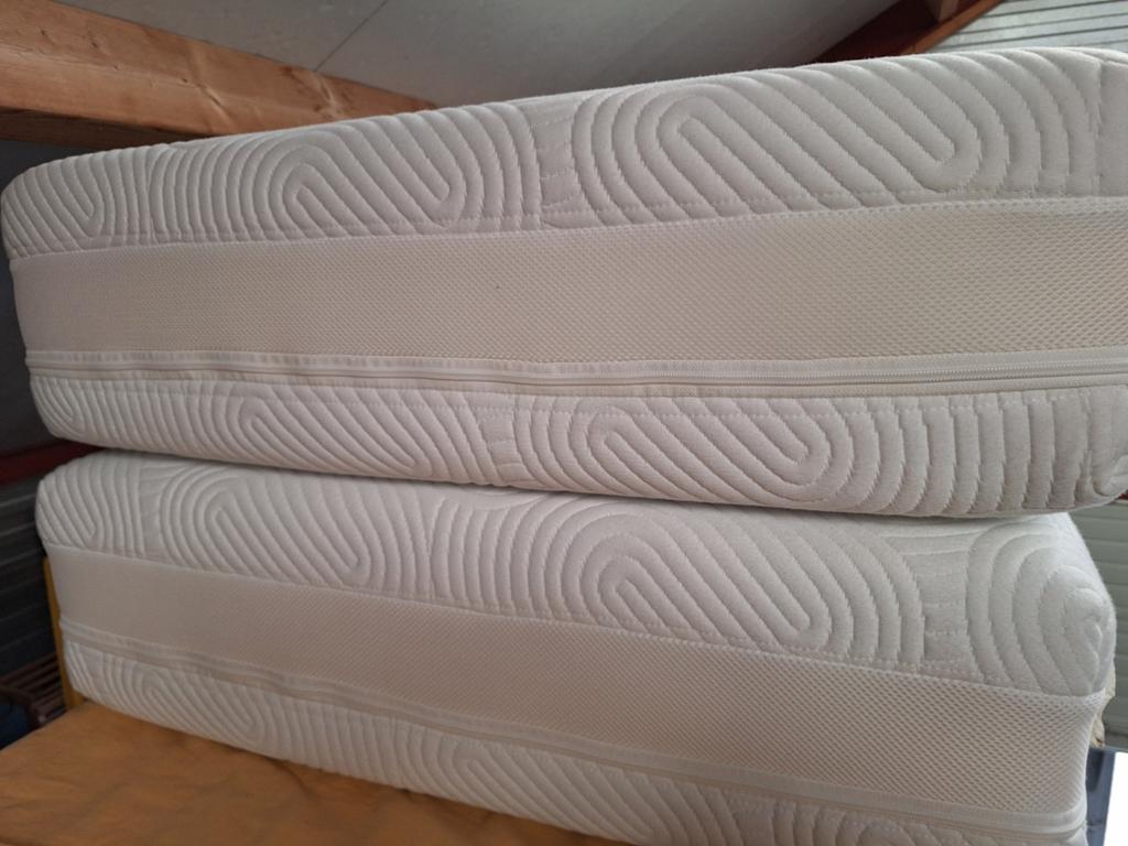 2 zeer nette matras Pocketvering matrassen 200x80x24cm, Ophalen of Verzenden, Zo goed als nieuw, Eenpersoons, 90 cm