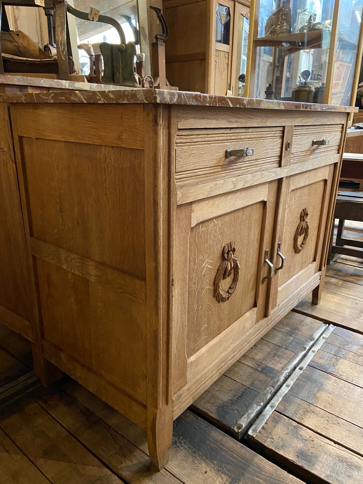 Een landelijk Frans commode kast met marmer, Antiek en Kunst, Ophalen