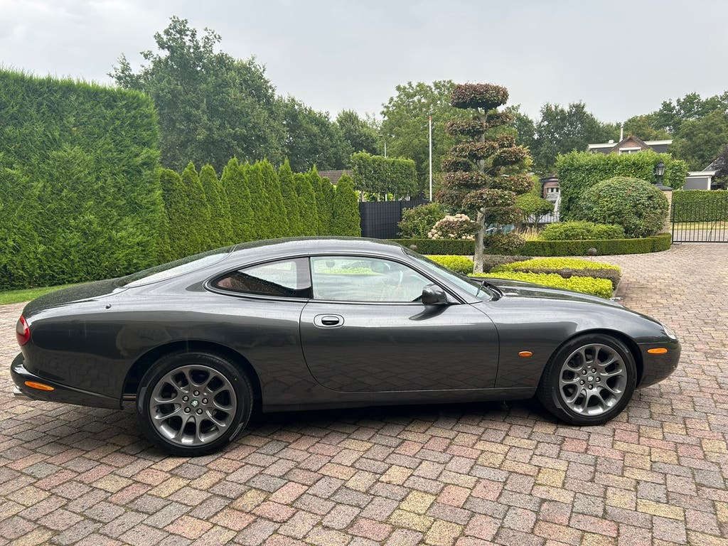 Jaguar XK8 4.0 V8 Coupé, foto 4