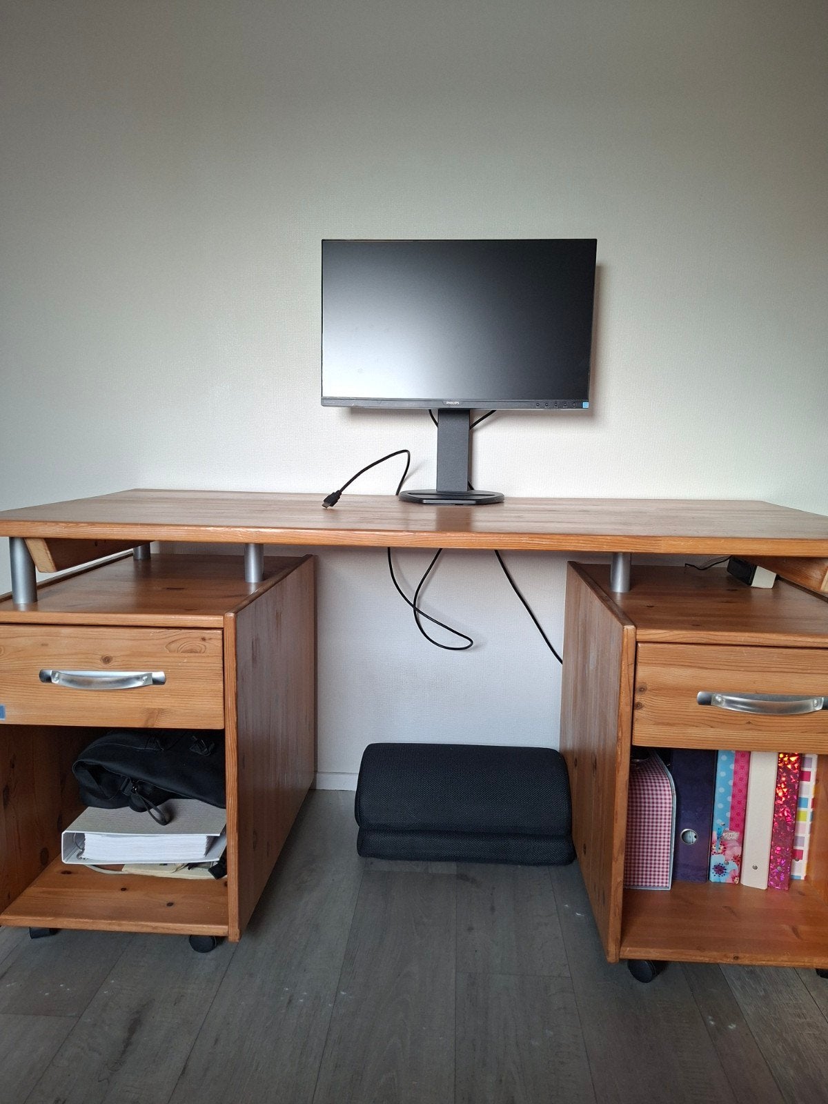Verrijdbaar houten bureau met kastjes en lades, Ophalen, Gebruikt, Scandinavisch, Demontabel