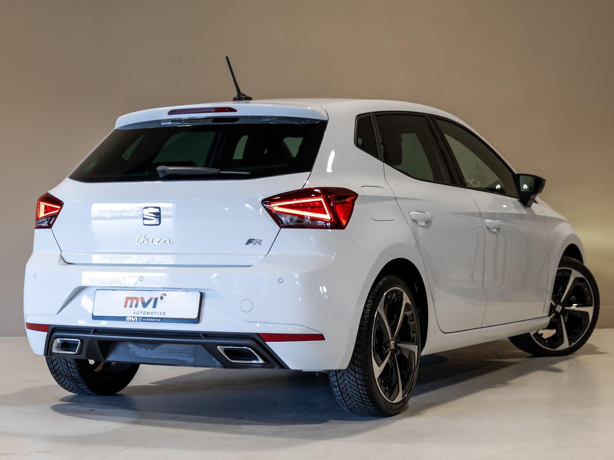 SEAT Ibiza 1.5 TSI Sport / 150pk / NAP / Apple CarPlay / Aut, Auto's, Stof, Gebruikt, 4 cilinders, 610 kg