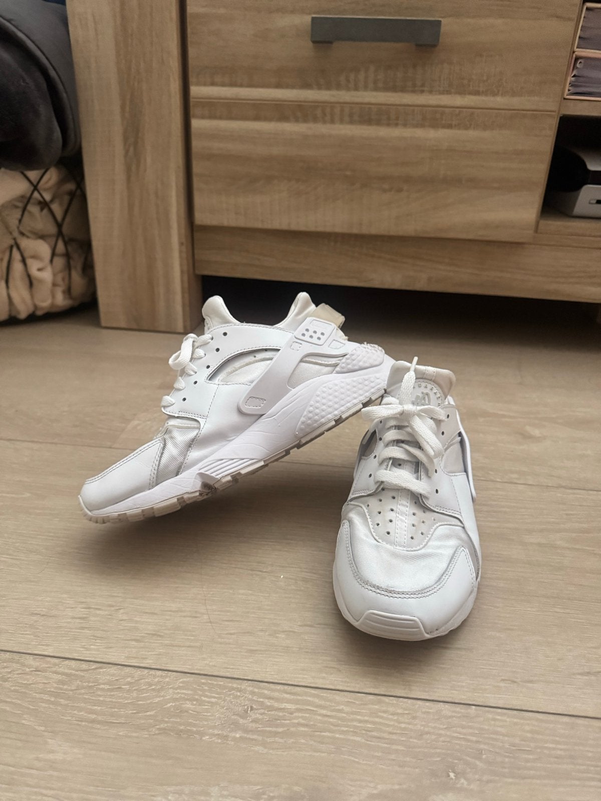 Witte Nike Huarache sneakers - Maat 41, Ophalen of Verzenden, Gedragen, Wit, Sneakers of Gympen