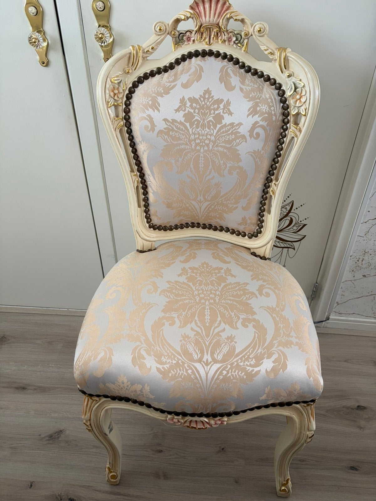 Barok eethoek stoelen en eettafel, Ophalen