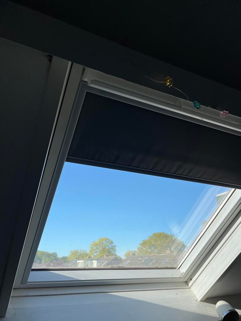Velux Dakraam 108x110 cm met verduisterend rolgordijn, Ophalen, Gebruikt, Minder dan 80 cm, 80 tot 120 cm