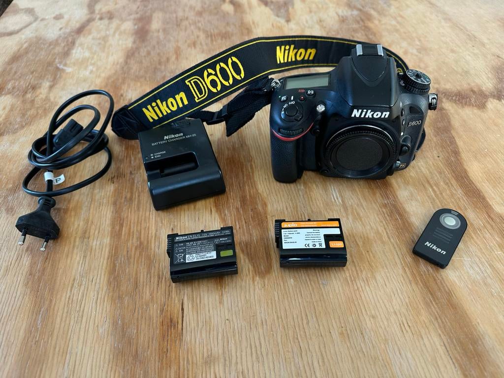 Nikon D600 | 19k clicks | + extra accu | werkt perfect, Audio, Tv en Foto, Fotocamera's Digitaal, Gebruikt, Spiegelreflex, Nikon