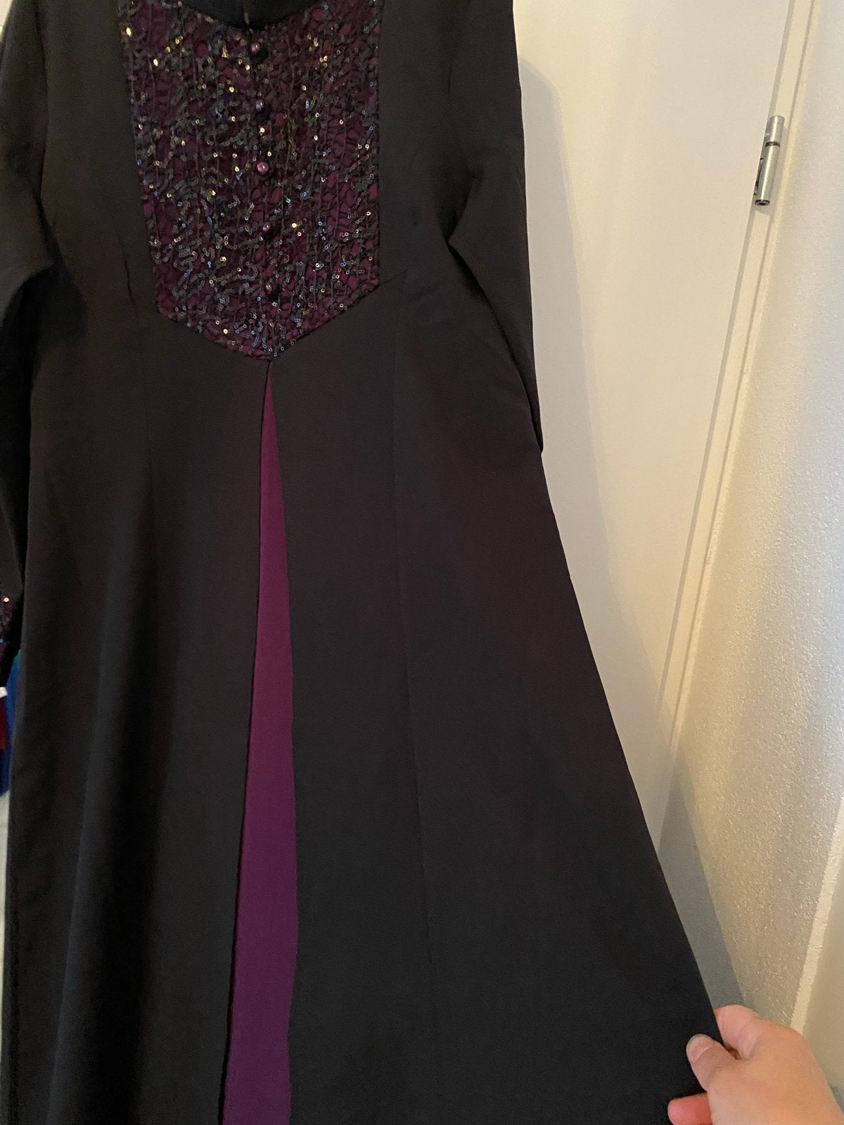 Elegante Zwarte Abaya met Paarse Pailletten, Maat 38/40 (M), Zwart, Ophalen of Verzenden, Zo goed als nieuw