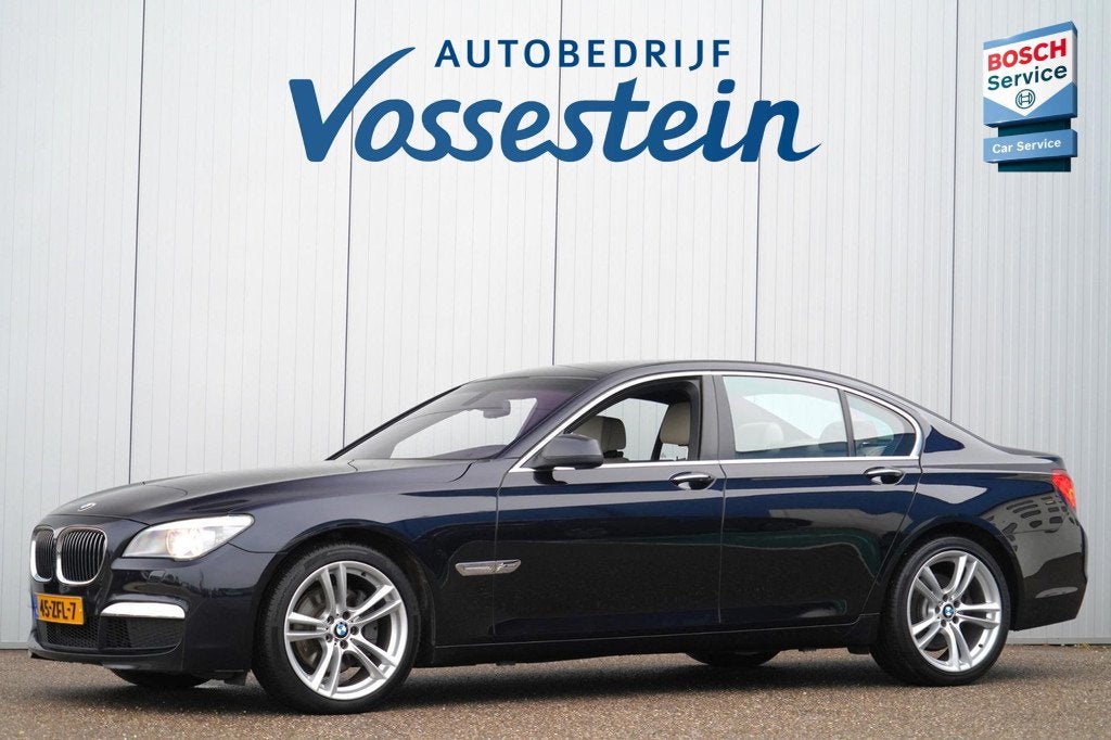 BMW 7-serie 740d xDrive / M-Pakket / 132dkm NAP / Sportstoel, Auto's, Automaat, Euro 5, Gebruikt, Beige